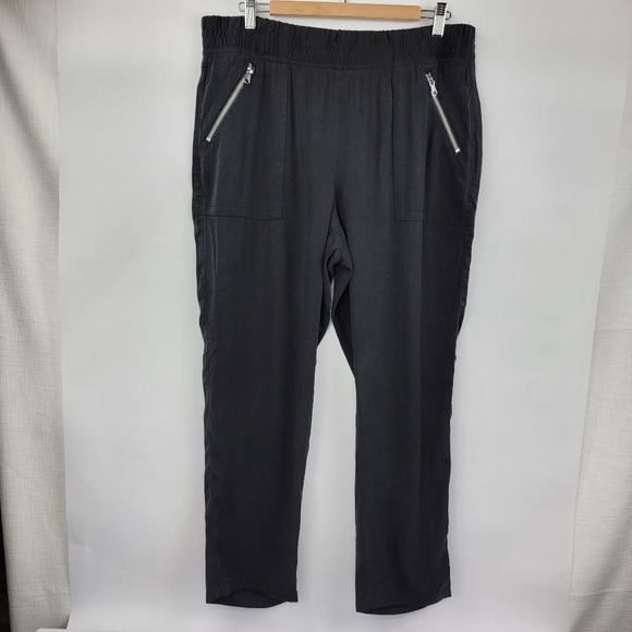 Chico's Black Ultimate Fit Ankle Joggers Pants Size 2 - Picture 2 of 13